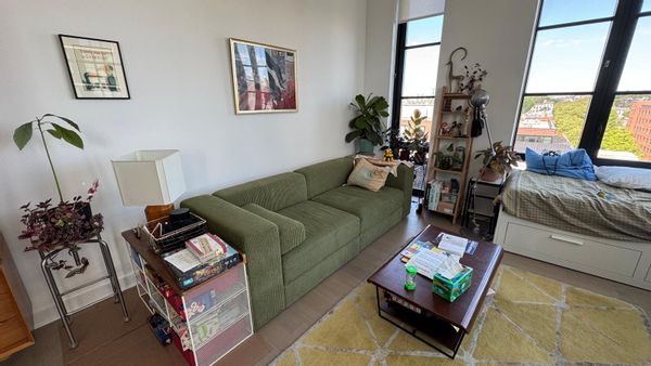 Modern 2BR Brooklyn Apartment — 15 min to Manhattan, Full Building Amenities, very calm & safe