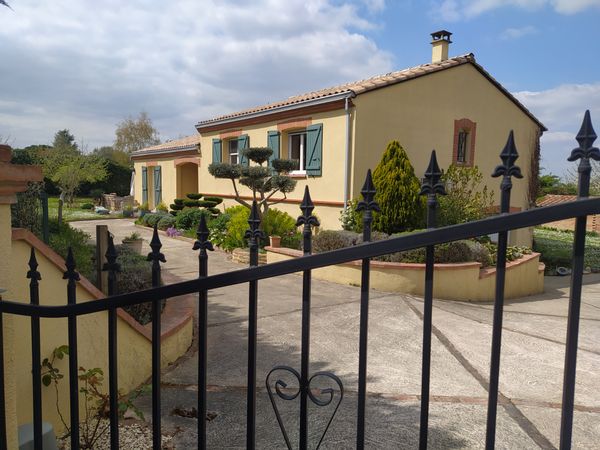 Maison d'Armelle avec piscine et jardin