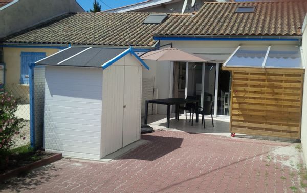 La petite maison sur le bassin