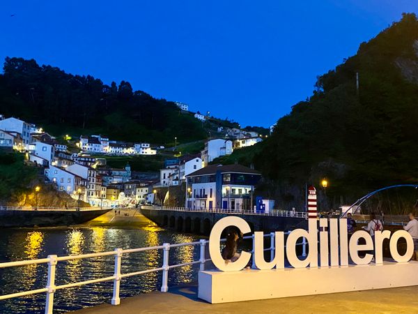 Casa con vista sul mare a Cudillero, incantevole villaggio di pescatori.