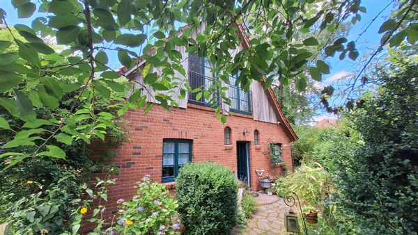 alice's house