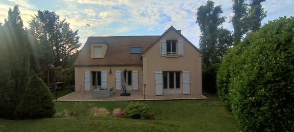 La maison de STEPHANIE & YANNICK