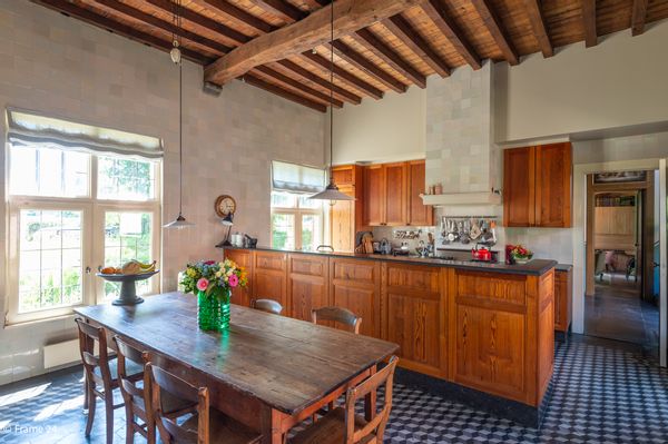 Ferme-Château Authentique du XVIIIᵉ Siècle