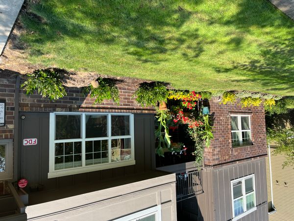Quiet Hillsboro neighborhood apartment, block to MAX station, easy access to Portland OR and PDX
