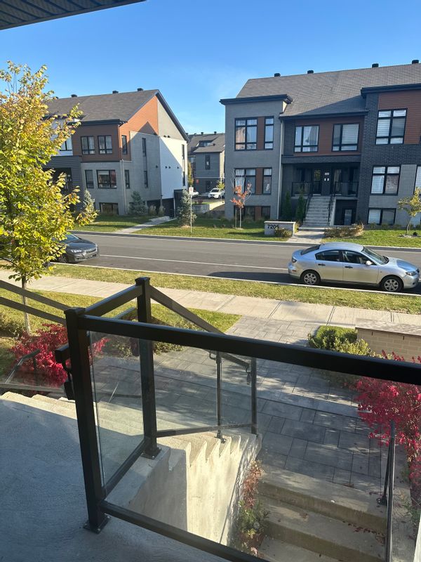 DIX-30 Brossard, Quebec Condo La maison de Dwayne