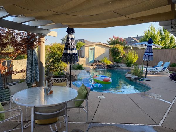 Eagle Ridge Home with Pool & Mountain Views