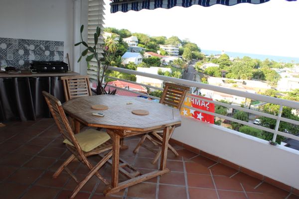 Vaste appartement vue mer au centre de la Martinique