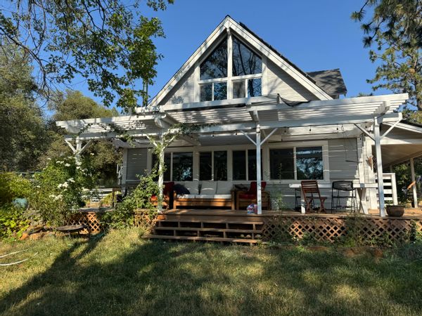 Nevada City Farmhouse Retreat