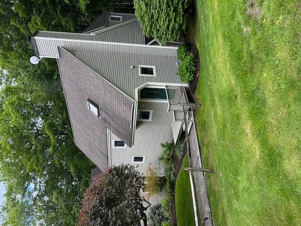 Comfortable Vermont Condo Close to Skiing, Golf, Hiking