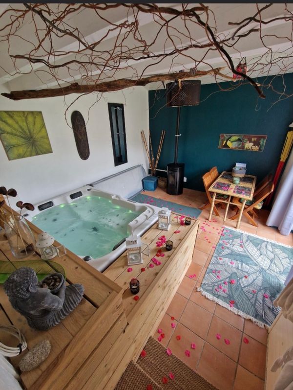 Le pigeonnier, maison atypique avec jacuzzi privé et piscine