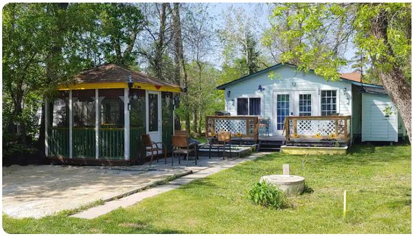 Cozy Cottage in Winnipeg Beach Resort Town