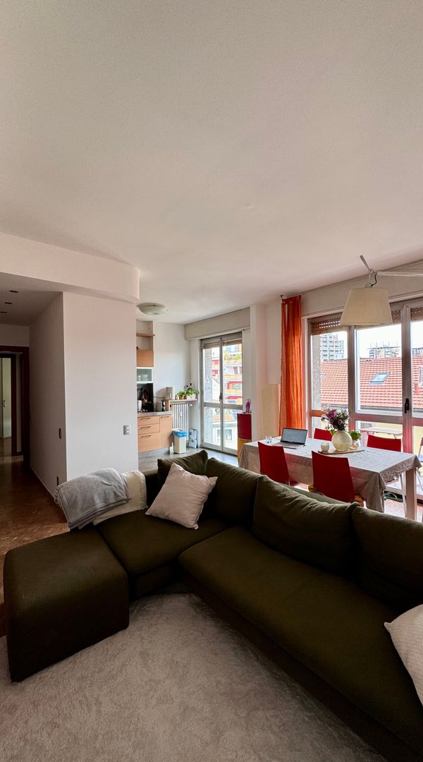 Stylish Top-Floor Apartment with Balcony Views - Milan