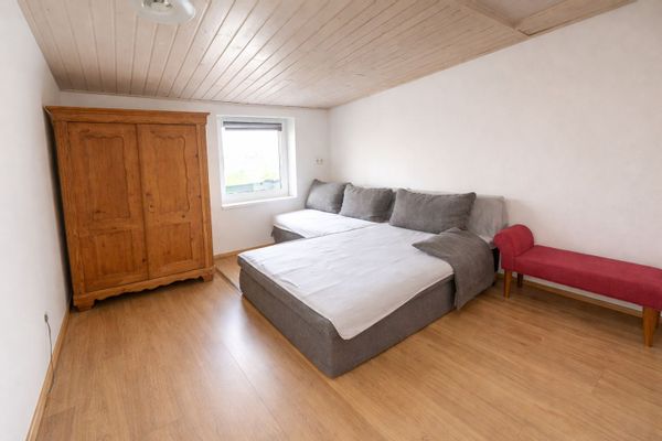 Quiet mini studio with private entrance & bathroom