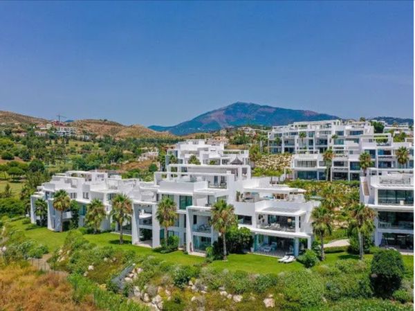 Marbella Penthouse Duplex on Golf with new E-Class Mercedes