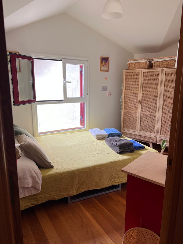 Quiet room in a bright home on the outskirts of San Sebastián