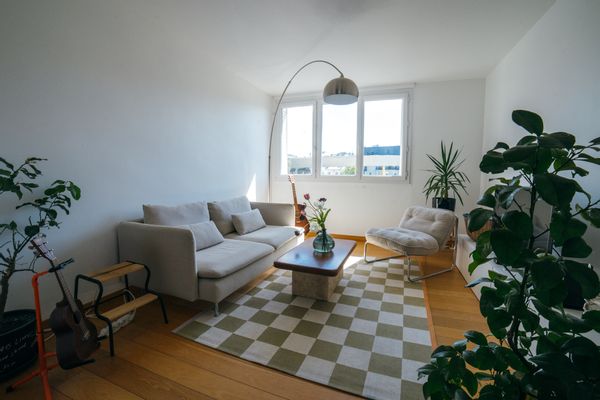 Bright 2-Bedroom Apartment by Canal & Park – Paris 19th