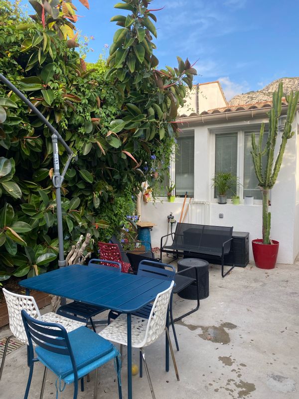 Petite maison avec jardin