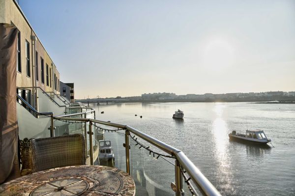 Beautiful riverside property near Brighton