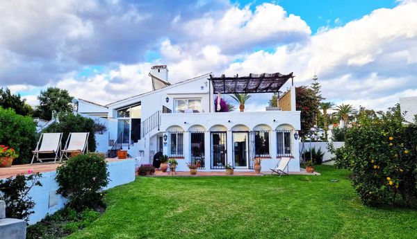 Villa 30 meters from the beach
