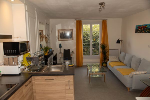 Appartement de charme situé au 1er étage d'un petit immeuble au centre de la ville