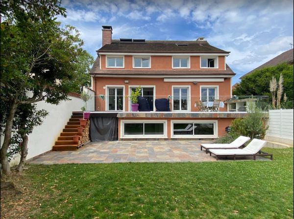 PARIS : Grande Maison de Vacances Familiale pour visiter Paris en Famille ou entre Amis