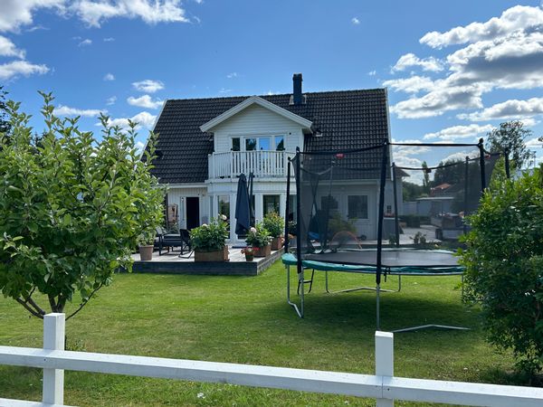 Annie's house