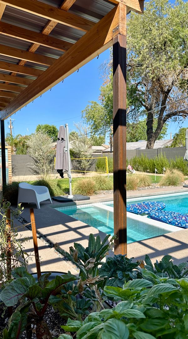 Beautiful Family home with Pool + Hot Tub in centrally located Phoenix, AZ