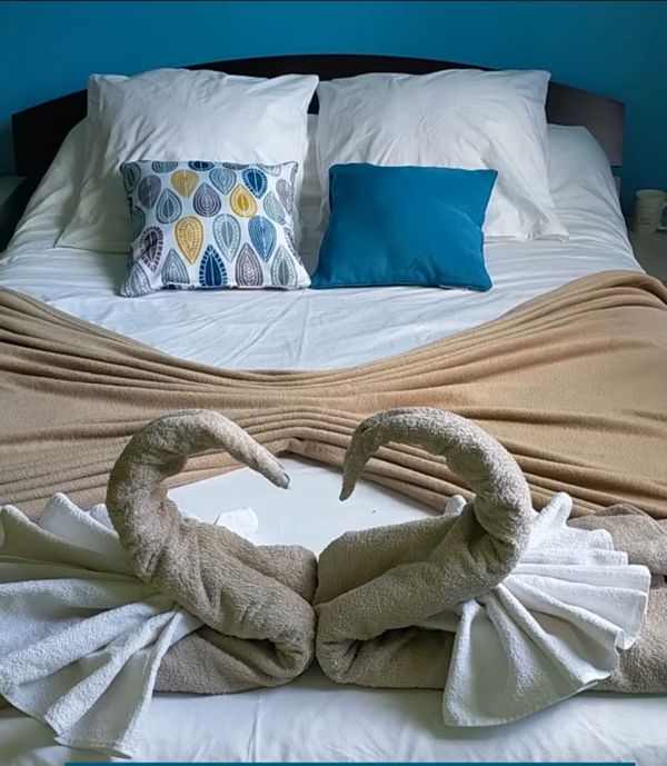 Les chambres de Ghis avec petit déjeuner et salle de bain privée.