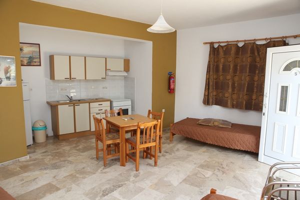 Sea view apartment for upto 4 people, near and between 2 beaches. Sandy beach and pebble beach.