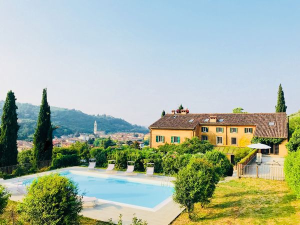 Magnifica villa con piscina privata vicinissima a Verona