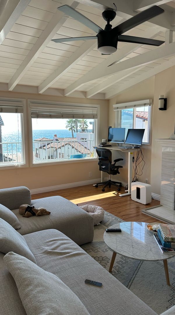 Oceanfront Oasis: Manhattan Beach Luxury