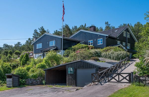Mundal Residence