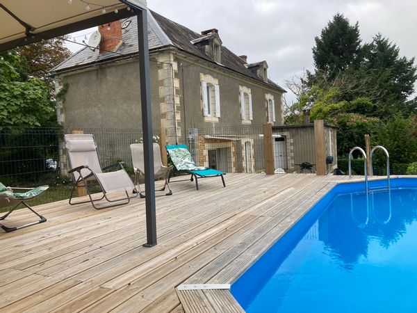 Maison de campagne rénovée dans région touristique du Sud de la France (Périgord, Lasccaux...)