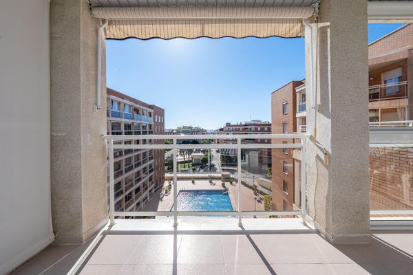 Apartamento con piscina en el centro de Cambrils