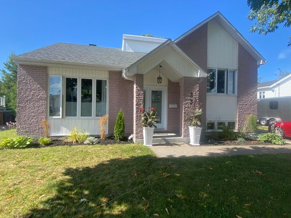 Maison des sportifs. À 1km de la station Duchesnay et du Lac St-Joseph. 30 minutes du Vieux-Québec
