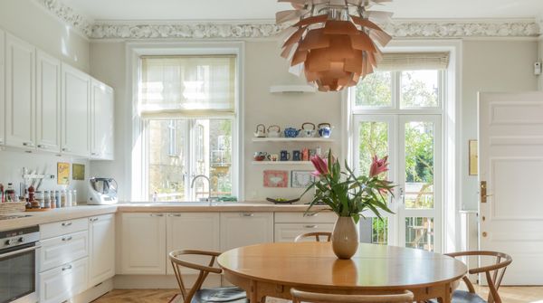 X-large apartment with private garden & parking space, 25 minutes' walk from Tivoli Gardens