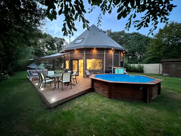 Unique Round House with Pool, Close to Beaches and Nantes