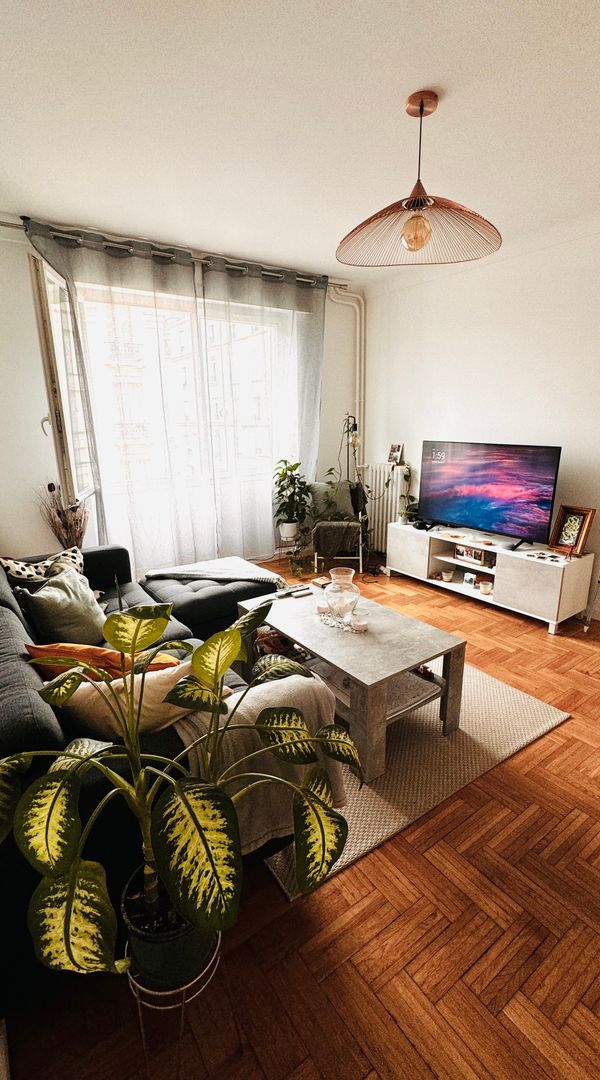 Andrea's apartment in Paris