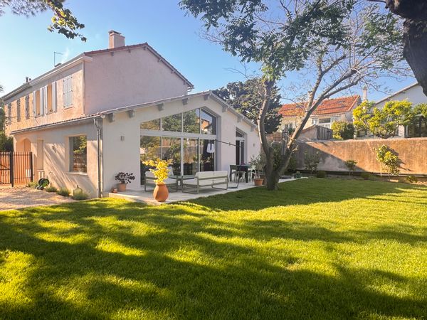 Marseille -St Barnabé - noyau villageois
Proche toutes commodités 
Très calme