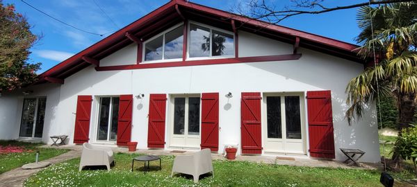 Maison avec jardin pour 8-10 personnes, à Biarritz.
