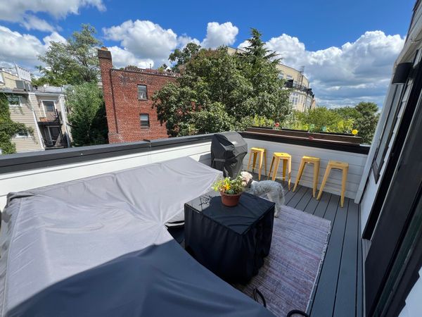 Brand new two-level condo with quiet balcony and Washington monument view in Adams Morgan
