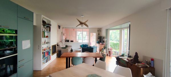 Between Paris and Versailles, large apartment near town center