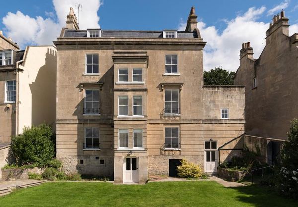 Spacious Georgian villa in the heart of historic Bath, UK