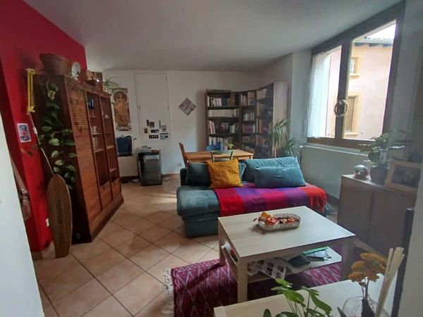 Triplex cosy et calme, en plein cœur de Crest (espace piéton) !