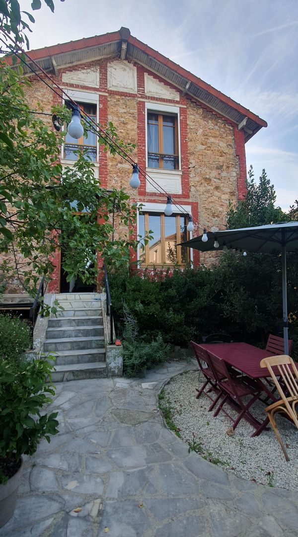 Flore's house
