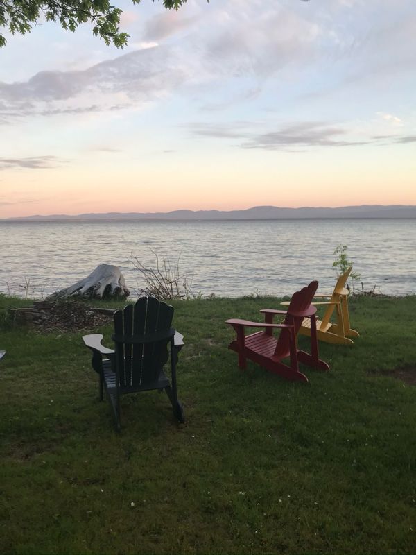 Cottage on the banks of the St. Lawrence River