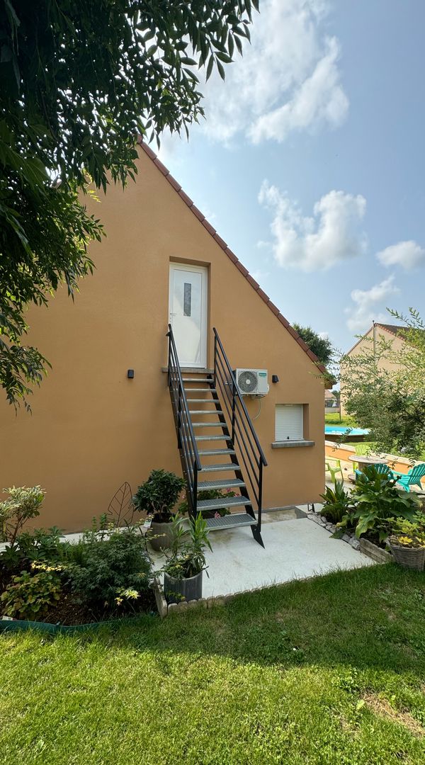 La dépendance de Flo et Jess - appartement Neuf - complètement autonome -visite Disney & PARIS -