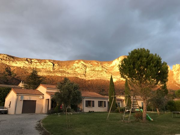 Maison d'Aurélie, avec jardin à Saoû.