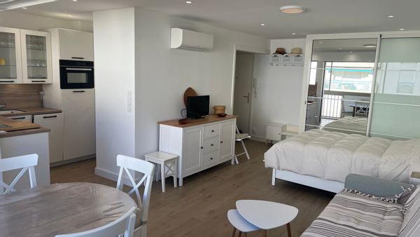 Le Gran Esca - Beach flat on the Côte d’Azur - fully renovated in 2024