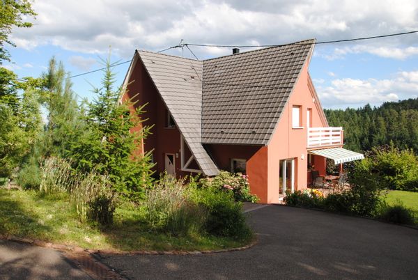 Maison en lisière de forêt pour ceux qui aiment pittoresque et nature !